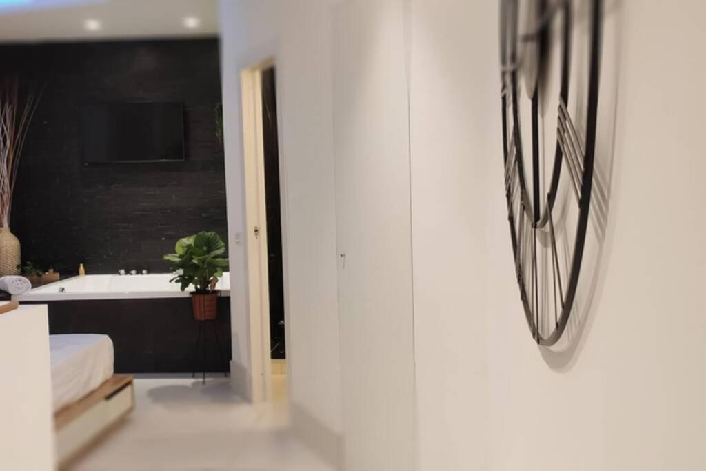 Elegante Open Space Con Vasca Idromassaggio A Trastevere Екстериор снимка