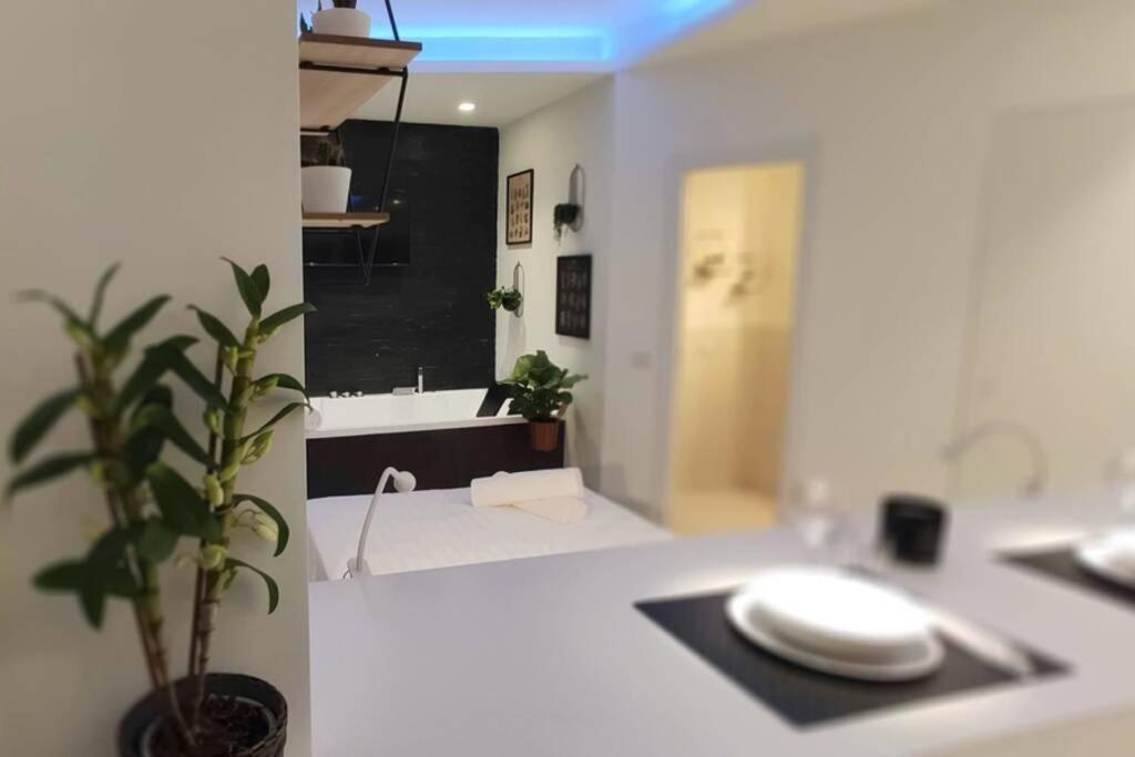 Elegante Open Space Con Vasca Idromassaggio A Trastevere Екстериор снимка
